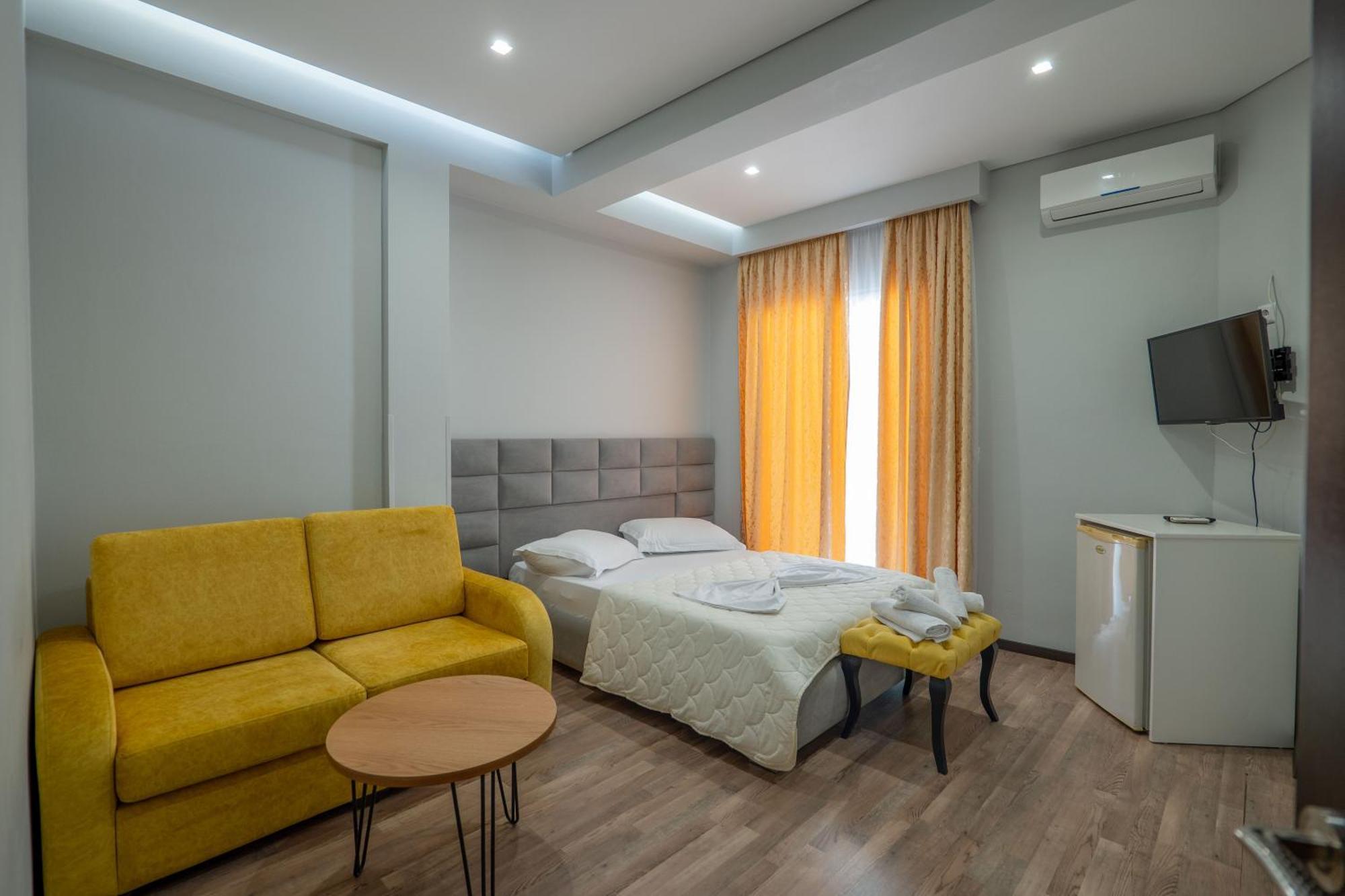Sunkised Hotel Sarande Exterior photo