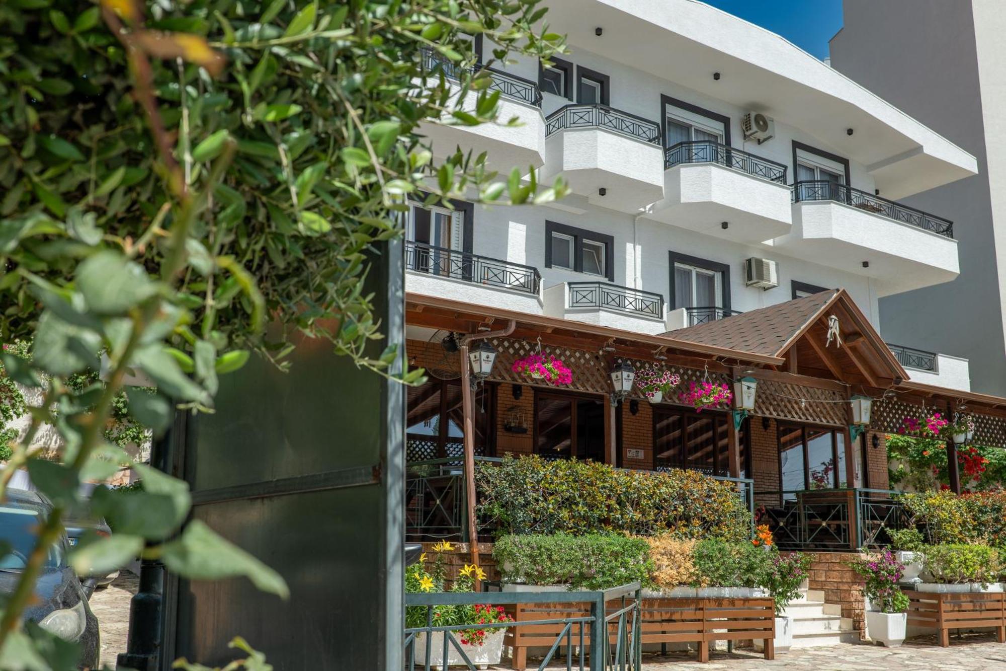 Sunkised Hotel Sarande Exterior photo