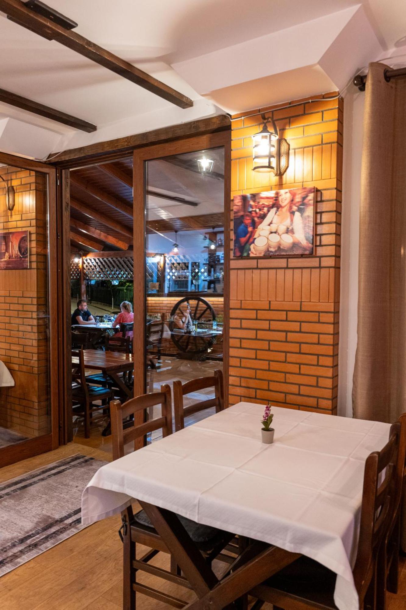 Sunkised Hotel Sarande Exterior photo