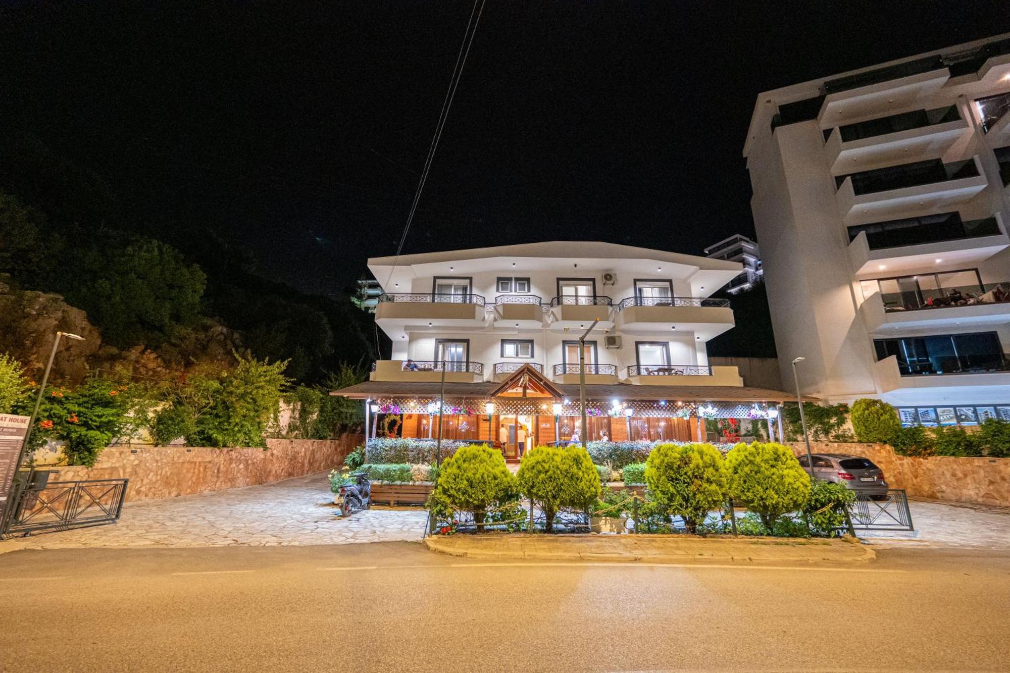Sunkised Hotel Sarande Exterior photo